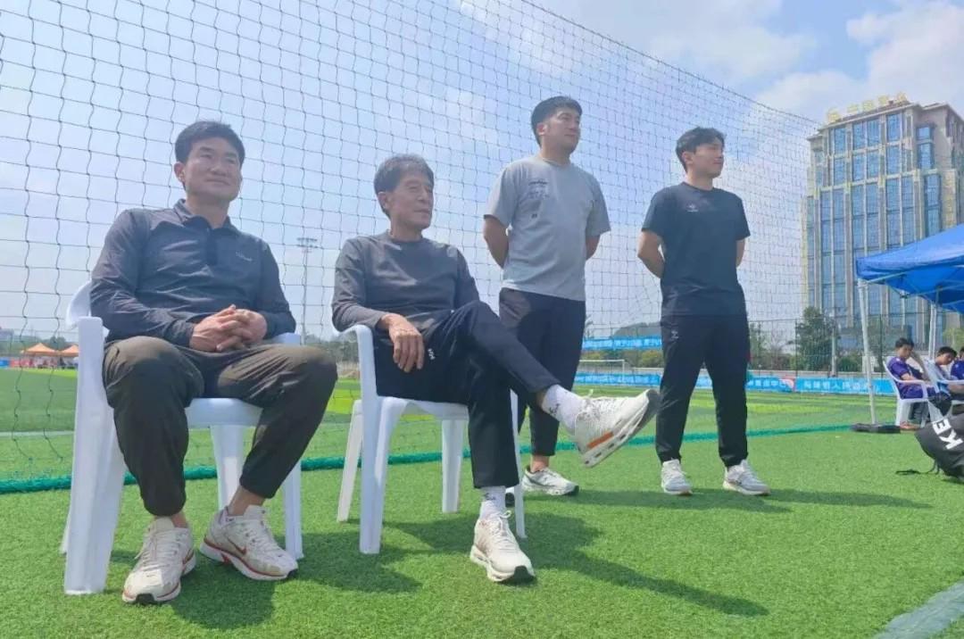 开云体育-足球报：贵州请李章洙牵线带来韩国教练组，为全运选材并建立青训体系
